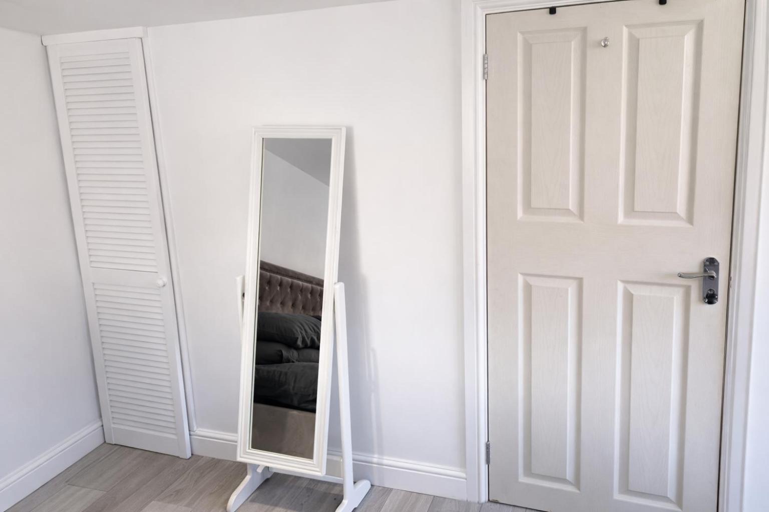 Modern Guest House With Private Entrance — Photos 2